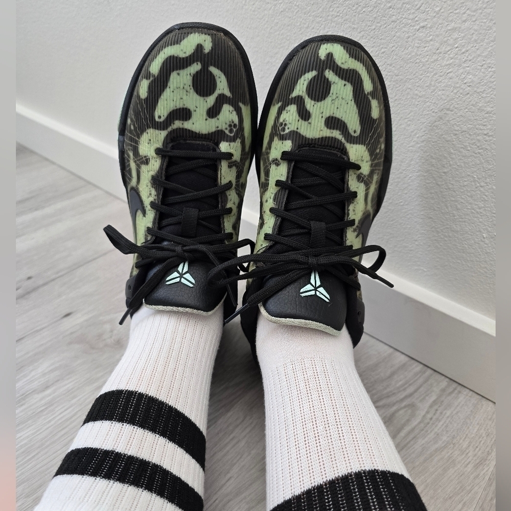 Nike | Kobe 7 System 'Mint Poison Dart Frog' sporty low-top sneakers | WMS 6.5 - Picture 8 of 15